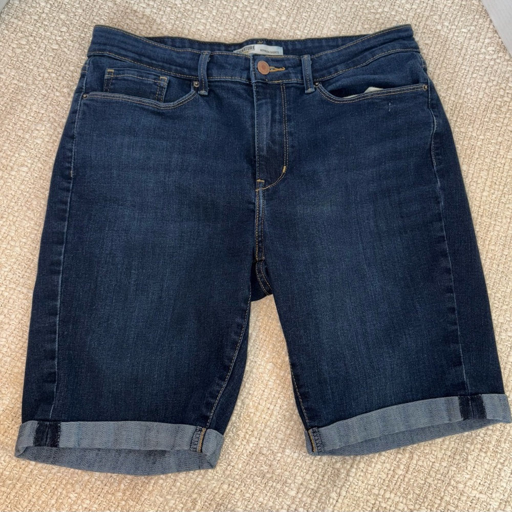 Levi’s Bermuda jean shorts size 10 cuffed hem
